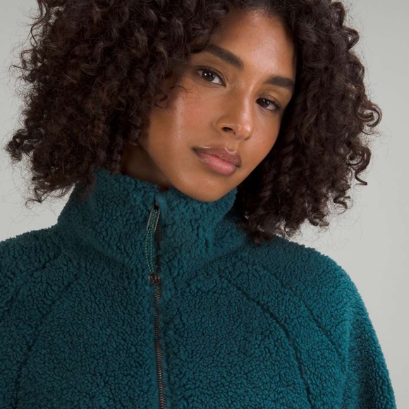 Lululemon Scuba Oversized Cropped Fleece Funnel Neck - Picture 4 of 10